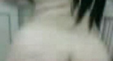 manhwa sex Brunette pissing từ niềm vui khi quay lén gái xinh tắm gà trong ass.