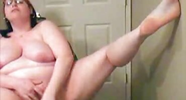 sex jav hd Người phụ nữ da đen busty đồi trụy thích tự chích vào vòi sex u80 nước của người đàn ông da trắng.