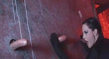 phim sex miền tây Công Kisscat hút và được âm phim sex hay hộ của cô fucked trên thảm.